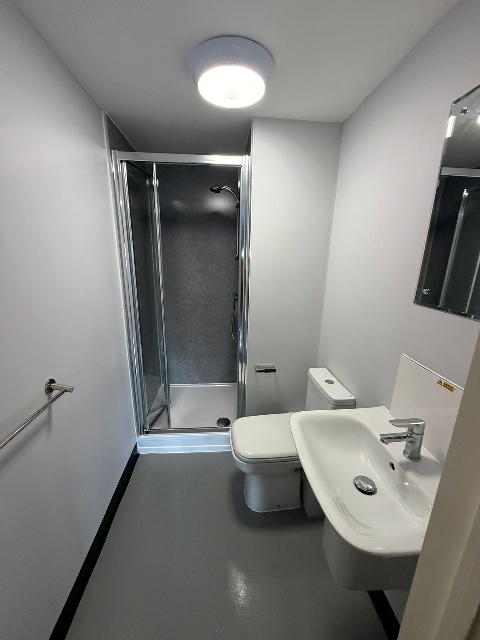 After: En-suite