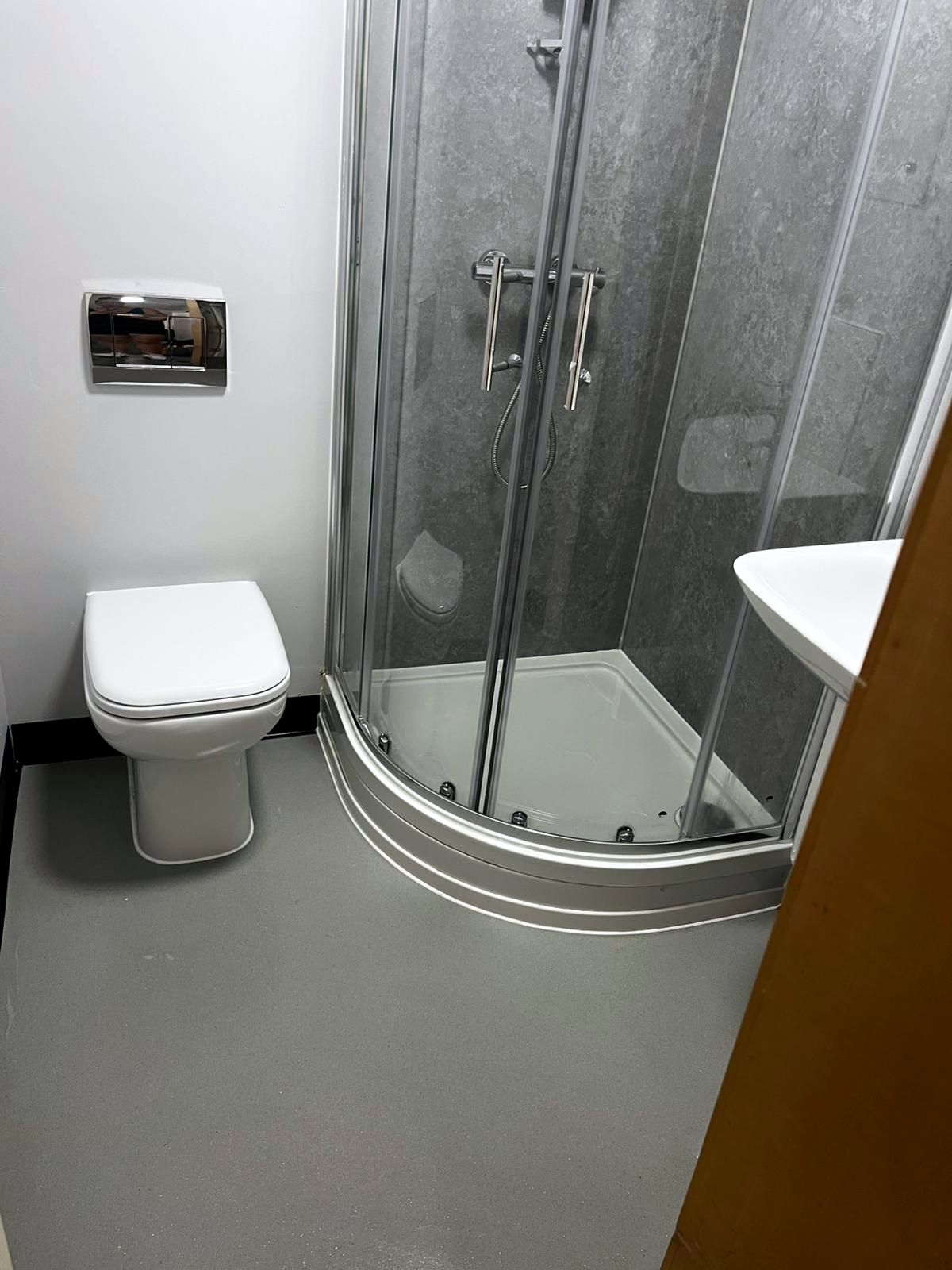 After: WC & floor