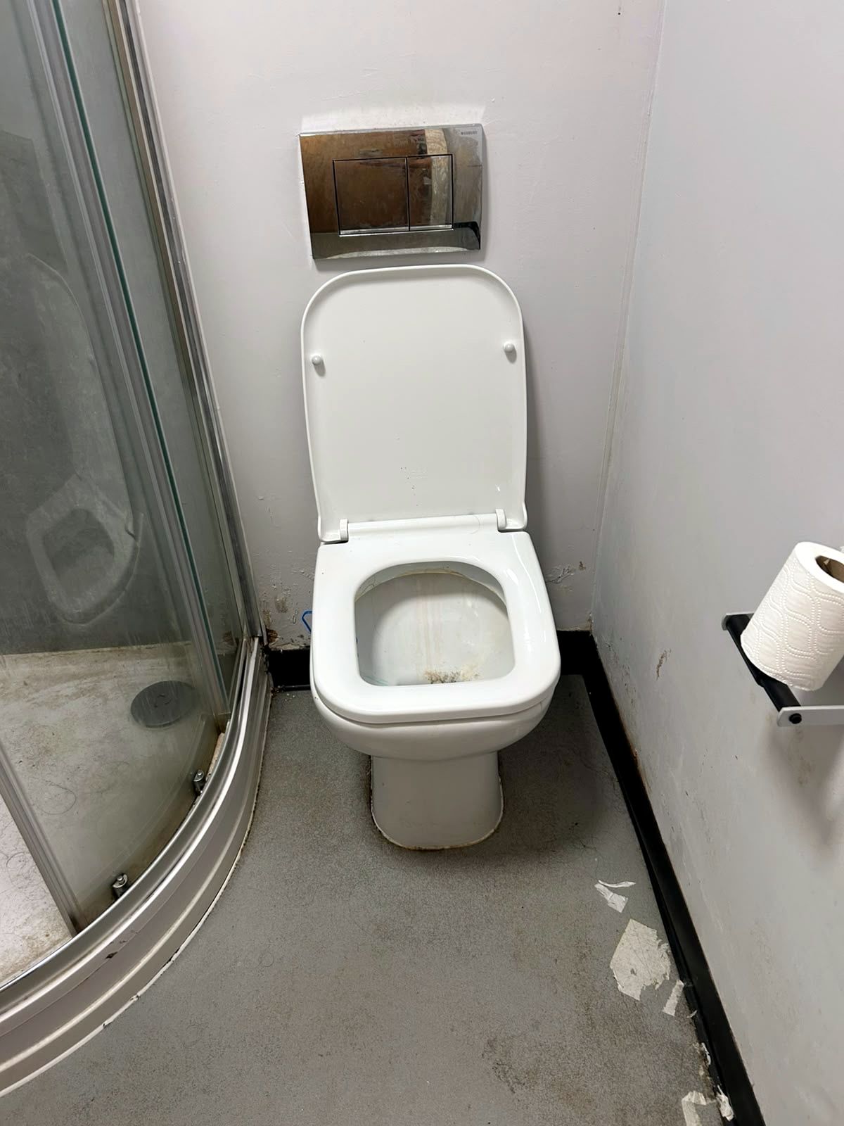 Before: WC & floor